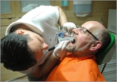 Ajustement couronnes dentaires en Hongrie